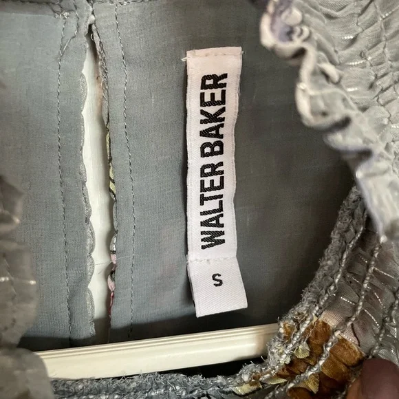 Walter Baker Floral Lightweight Blouse - Size S - Picture 5 of 14